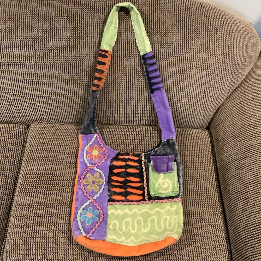 Crossbody Hobo Bag, comfort with lots of room! Free keychain